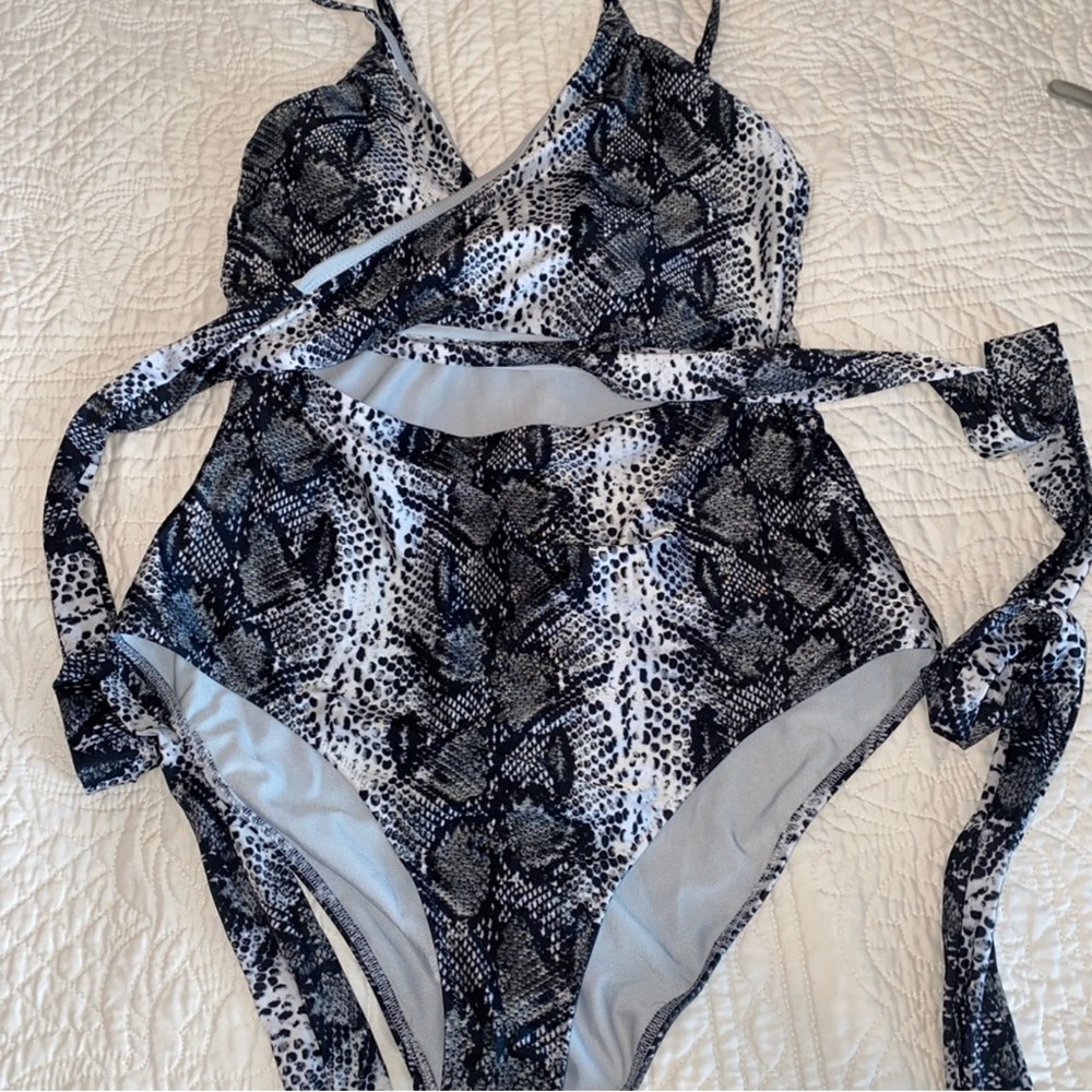 Stylish Kids One Piece Swimsuit - Black and White